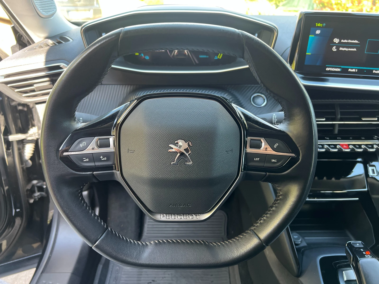 Peugeot 2008 EV TREND, снимка 10 - Автомобили и джипове - 54378811