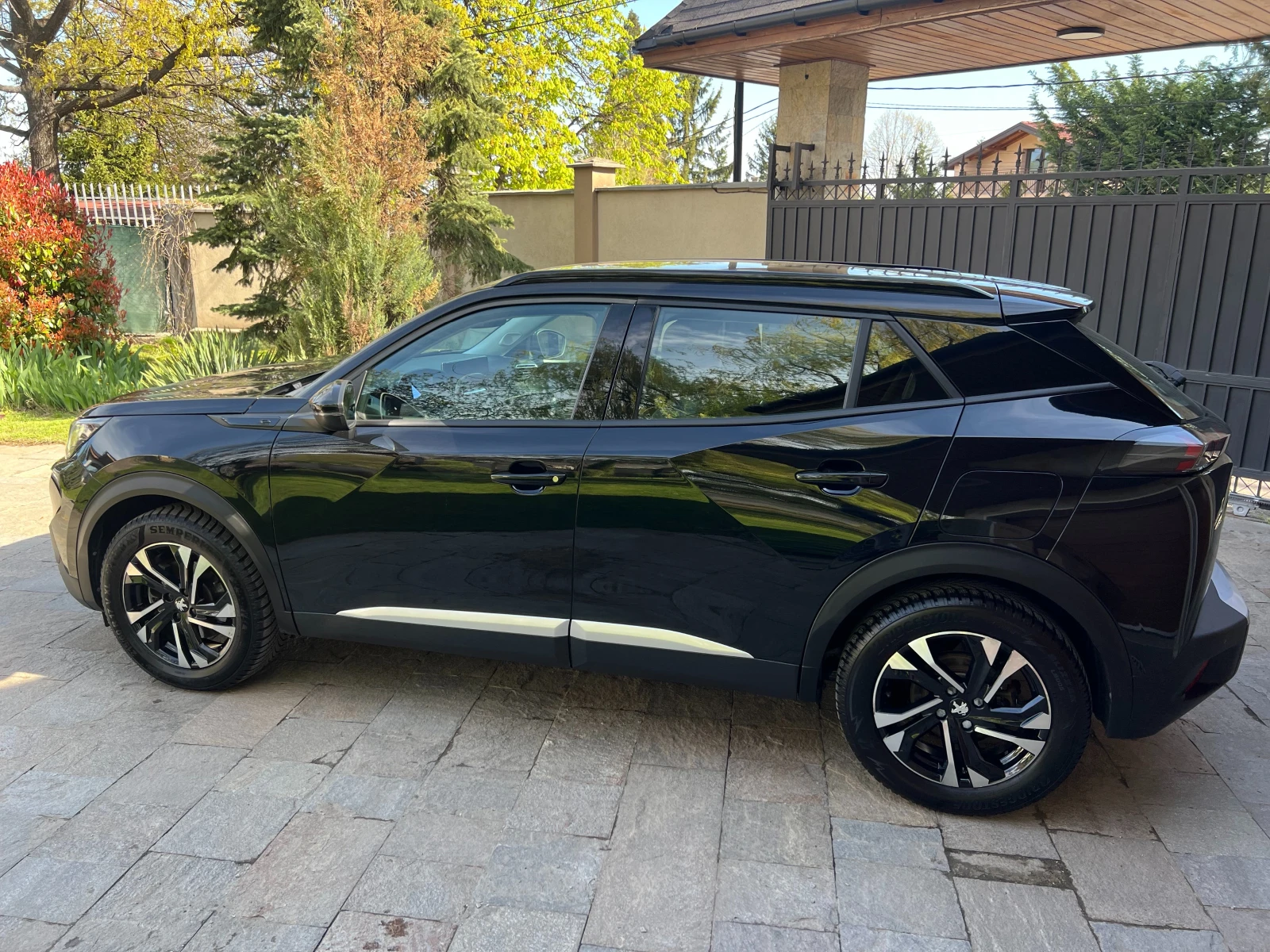 Peugeot 2008 EV TREND, снимка 4 - Автомобили и джипове - 54378811