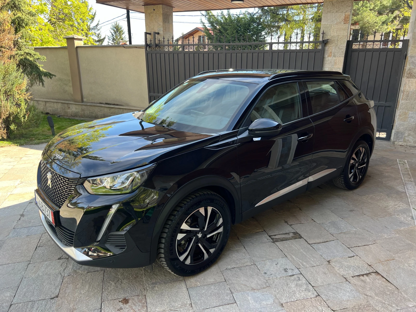 Peugeot 2008 EV TREND, снимка 2 - Автомобили и джипове - 54378811