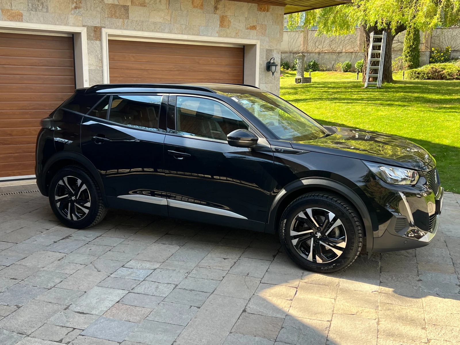 Peugeot 2008 EV TREND, снимка 5 - Автомобили и джипове - 54378811