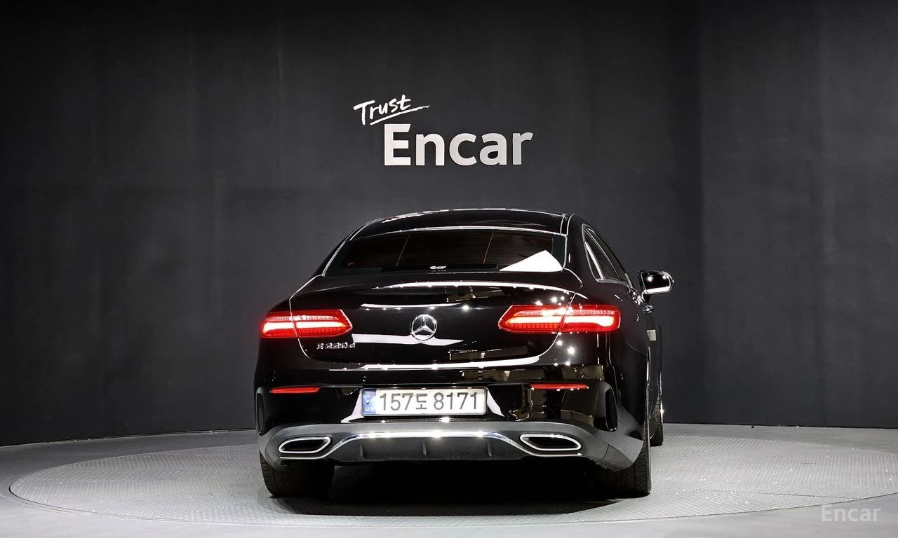 Mercedes-Benz E 220 d* AMG* HEAD-UP* ПОДГРЕВ* КАМЕРА* ПАНОРАМА* КЕЙЛЕС, снимка 3 - Автомобили и джипове - 54599053