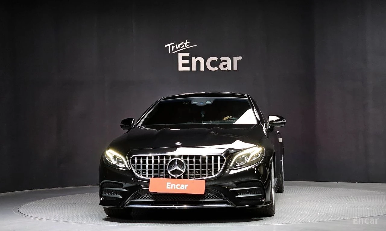 Mercedes-Benz E 220 d* AMG* HEAD-UP* ПОДГРЕВ* КАМЕРА* ПАНОРАМА* КЕЙЛЕС, снимка 2 - Автомобили и джипове - 54599053