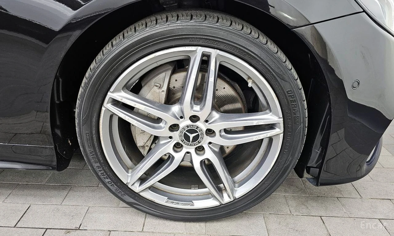 Mercedes-Benz E 220 d* AMG* HEAD-UP* ПОДГРЕВ* КАМЕРА* ПАНОРАМА* КЕЙЛЕС, снимка 5 - Автомобили и джипове - 54599053