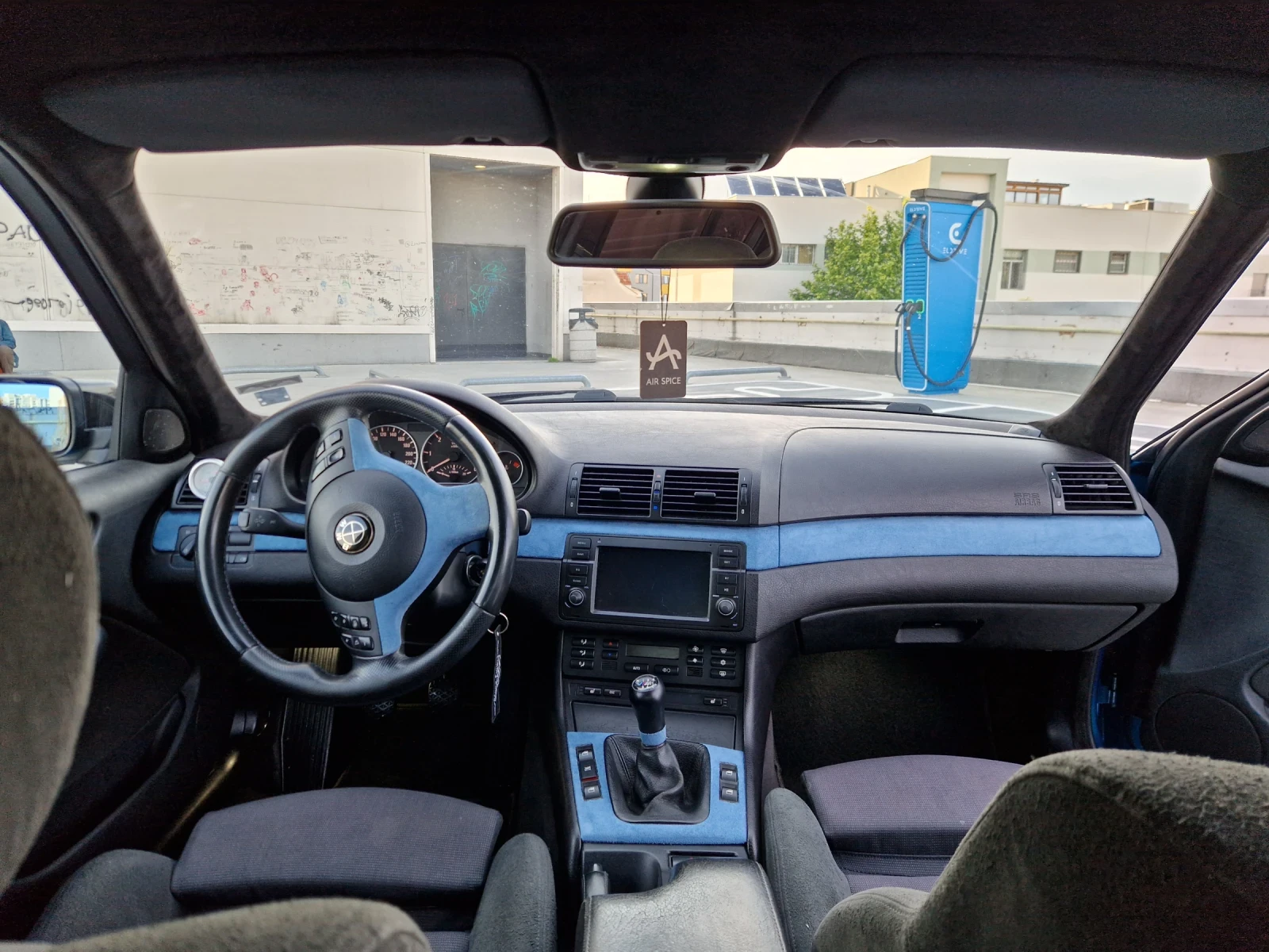 BMW 330 Facelift 204hp, снимка 13 - Автомобили и джипове - 54803981
