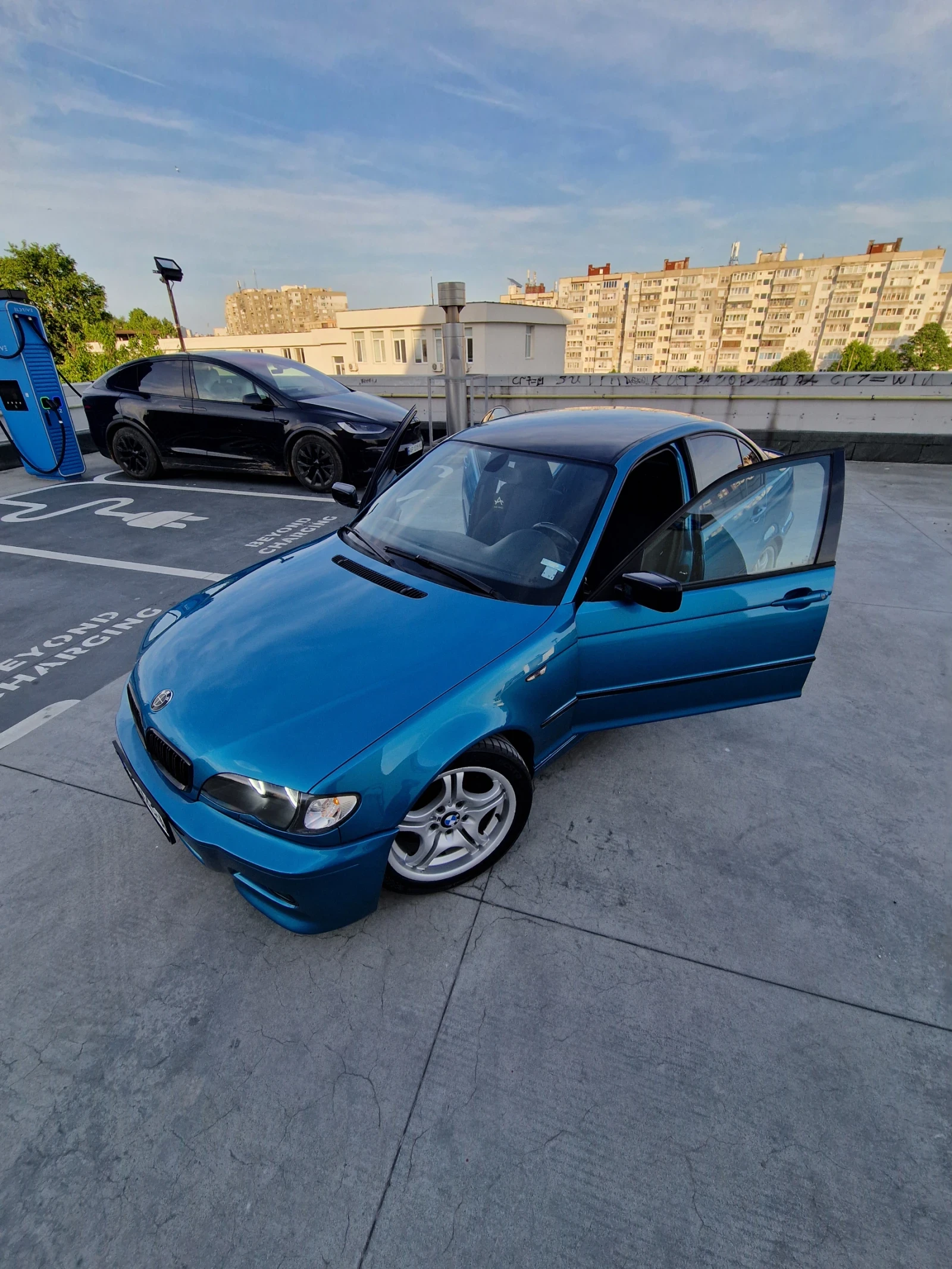 BMW 330 Facelift 204hp, снимка 15 - Автомобили и джипове - 54803981