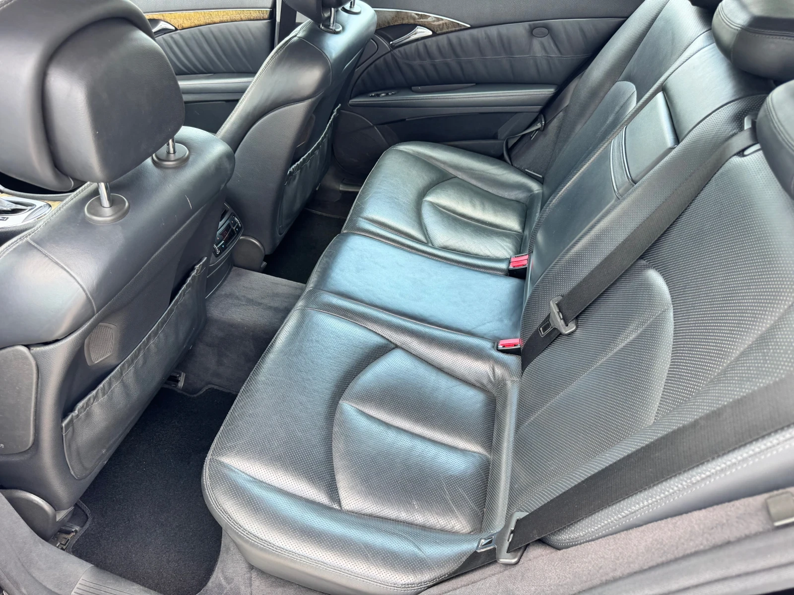 Mercedes-Benz E 320 AVANGARDE, снимка 13 - Автомобили и джипове - 55174835
