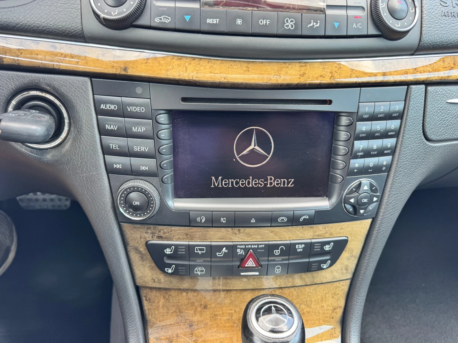 Mercedes-Benz E 320 AVANGARDE, снимка 12 - Автомобили и джипове - 55174835