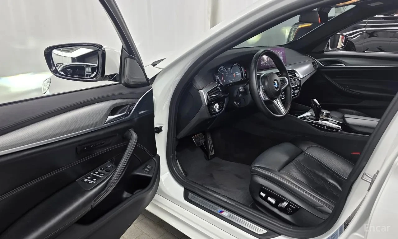BMW 520 520d xDrive M Sport Plus, снимка 9 - Автомобили и джипове - 55629777