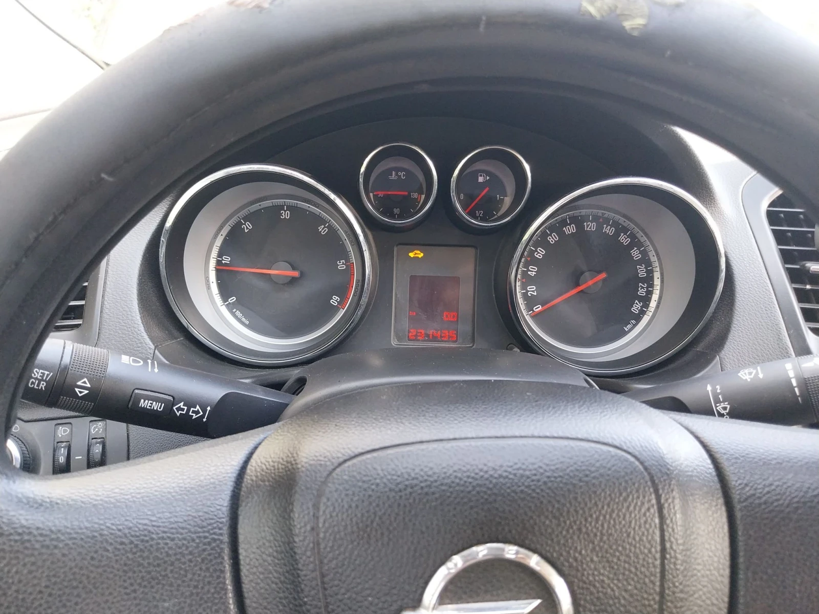 Opel Insignia 2.0 CDTI, снимка 7 - Автомобили и джипове - 56084403