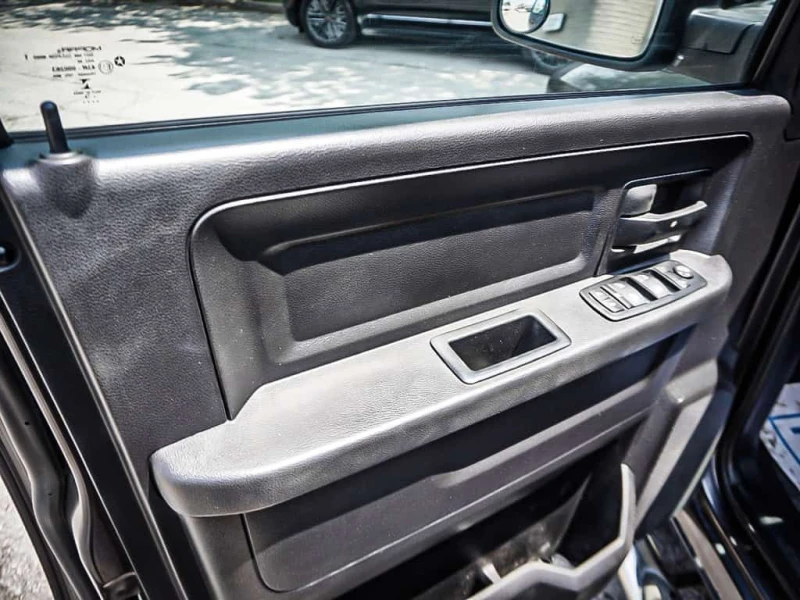 Dodge RAM 1500 * ST| AS TRADED| * CARFAX * ЦЕНА ДО БГ, снимка 11 - Автомобили и джипове - 53582765