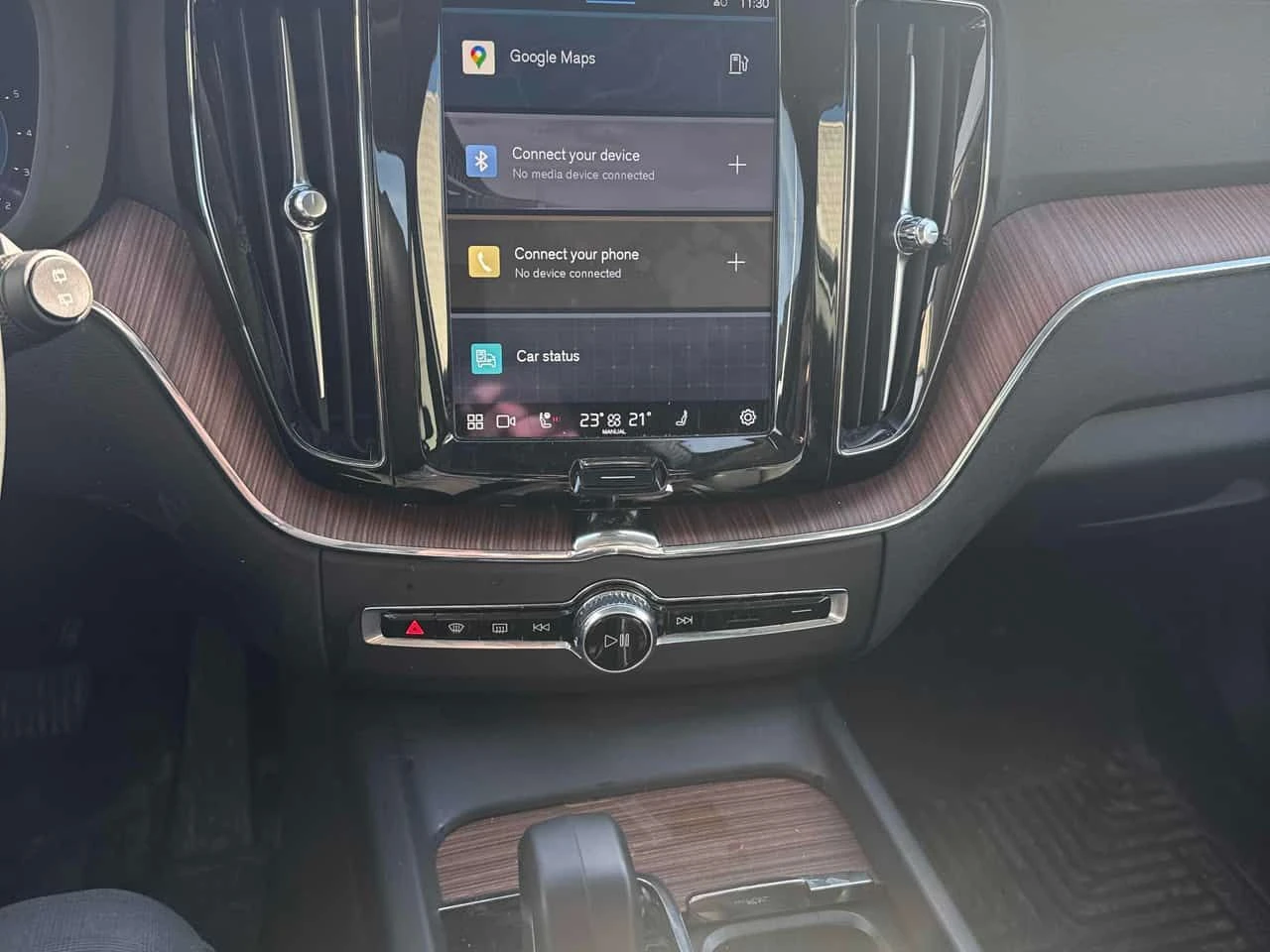 Volvo XC60 * Plus Dark Theme* 2 КЛЮЧА* PANO* KEYLESS* ПОДГРЕВ, снимка 9 - Автомобили и джипове - 54003749