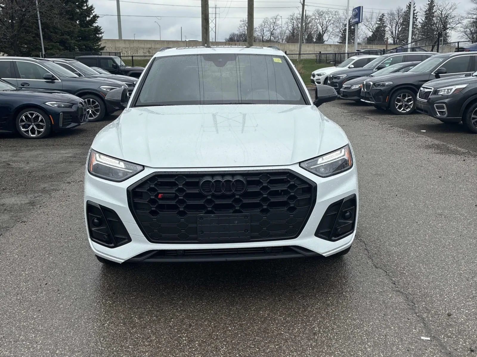 Audi SQ5 Progressiv * * CARFAX * * АВТО КРЕДИТ * * , снимка 2 - Автомобили и джипове - 54169600
