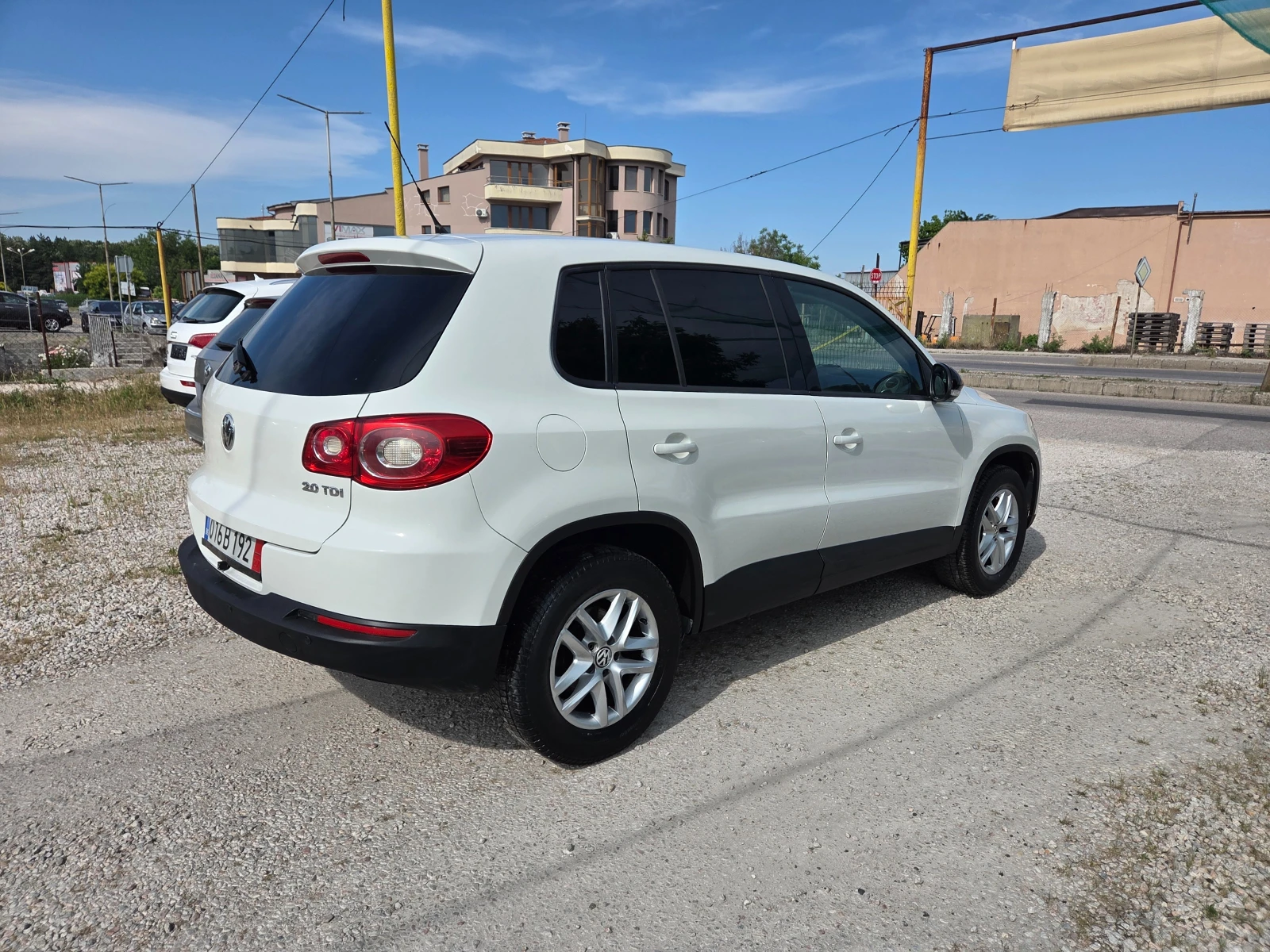 VW Tiguan 2.0 TDI NAVI  сога, снимка 4 - Автомобили и джипове - 54870952