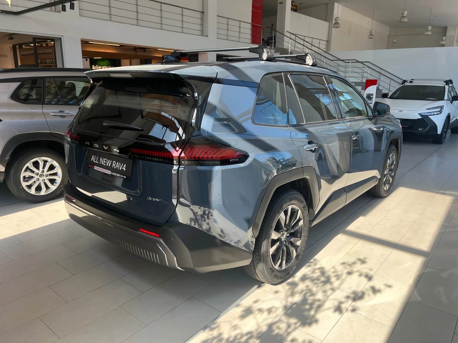 Toyota Rav4 Executive, снимка 4 - Автомобили и джипове - 55228437