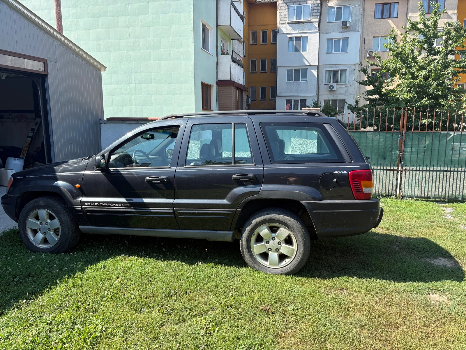 Jeep Grand cherokee 4.7 V8, снимка 3 - Автомобили и джипове - 55358108