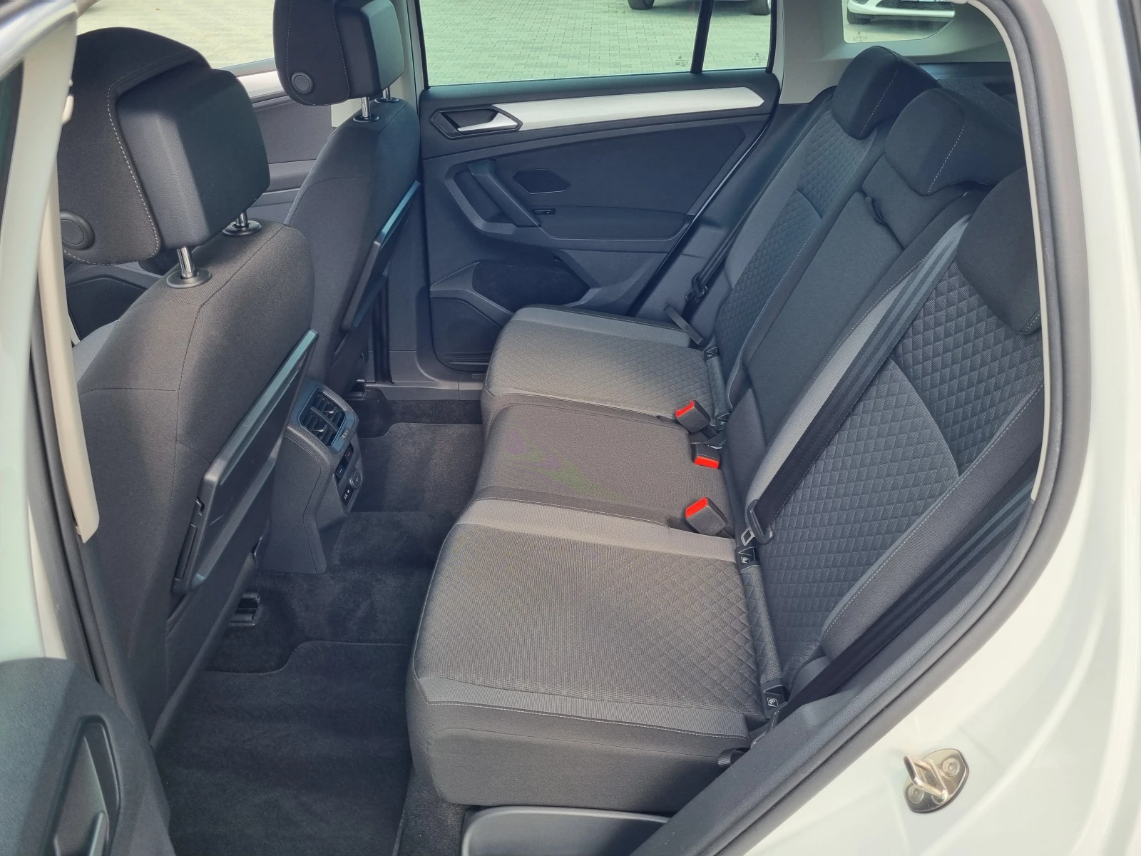 VW Tiguan * R-LINE* 2020�. DIGITAL, LED, �������� ������� �  | Mobile.bg � ����������� 12