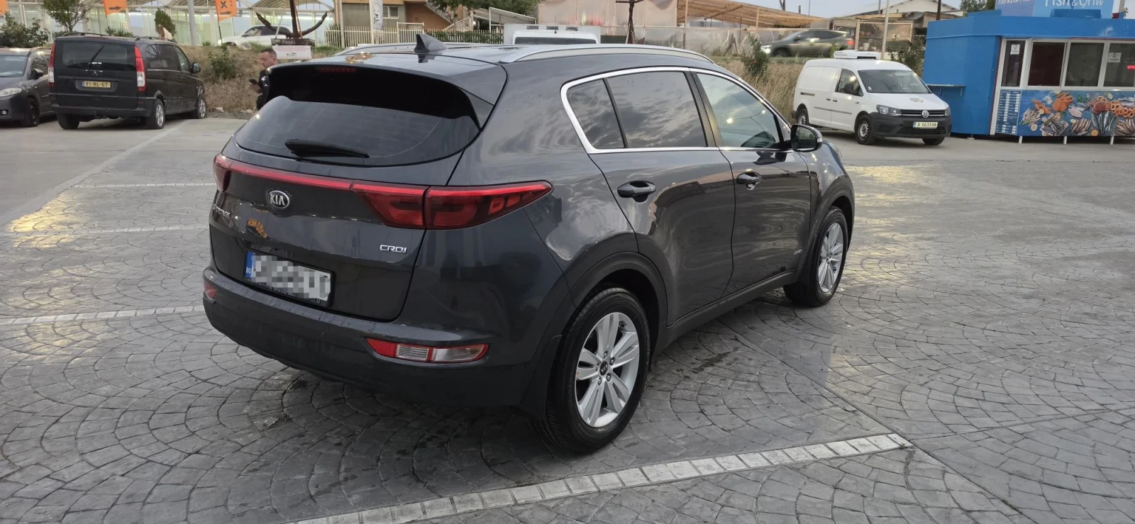Kia Sportage 2.0crdi, снимка 7 - Автомобили и джипове - 55805657