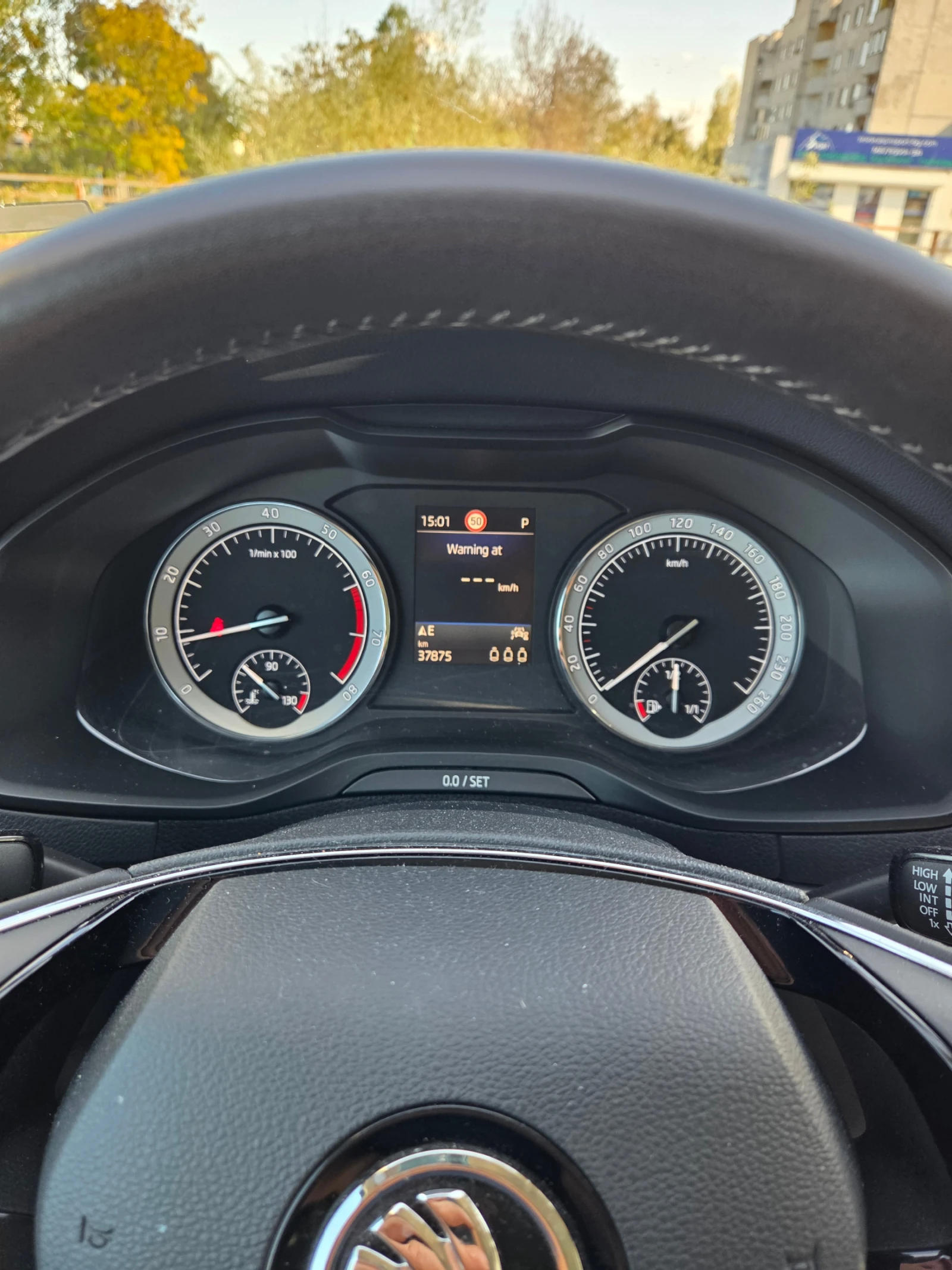Skoda Karoq 1.5 TSI, снимка 9 - Автомобили и джипове - 56294772