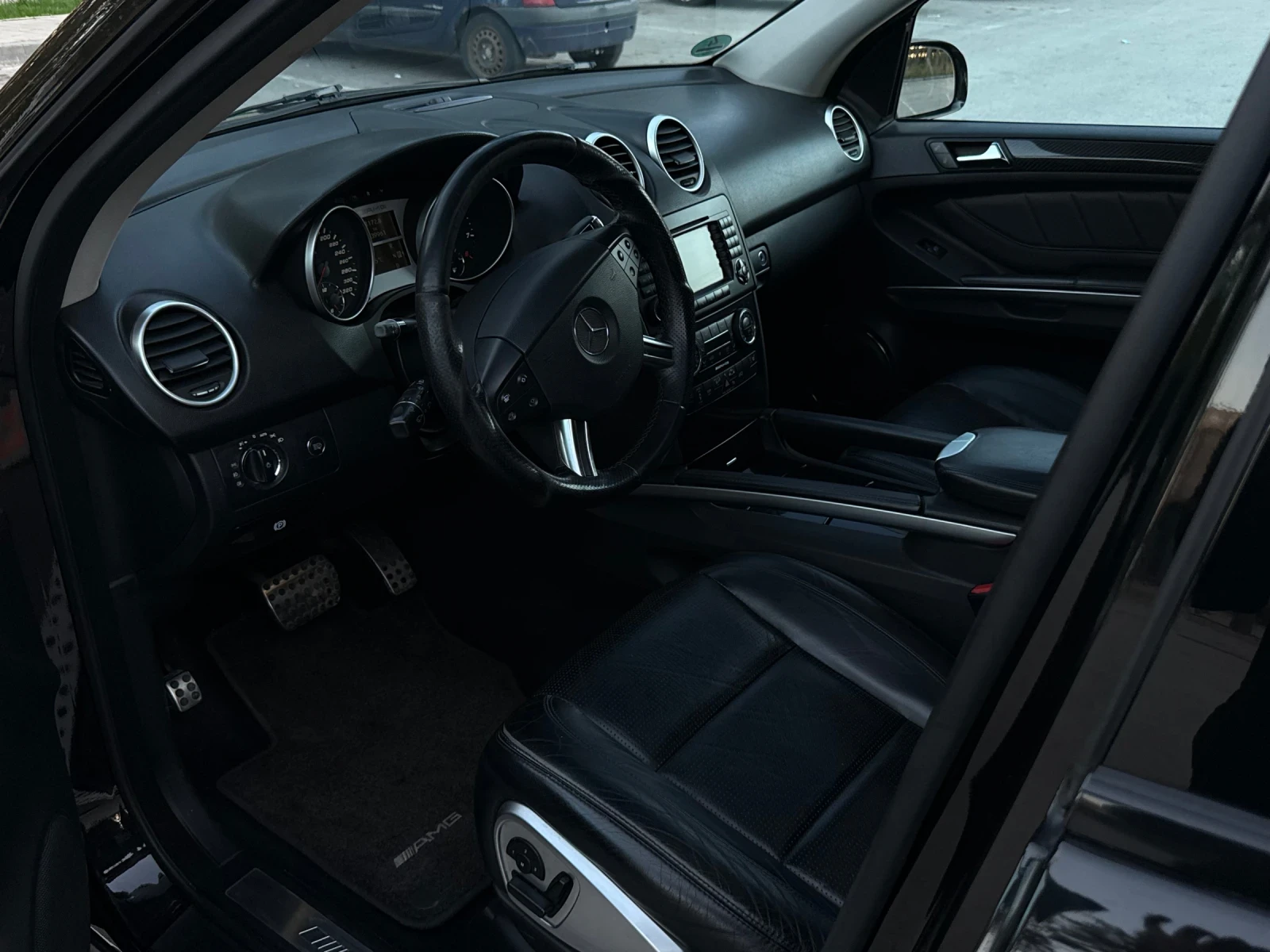 Mercedes-Benz ML 63 AMG, снимка 8 - Автомобили и джипове - 56659027