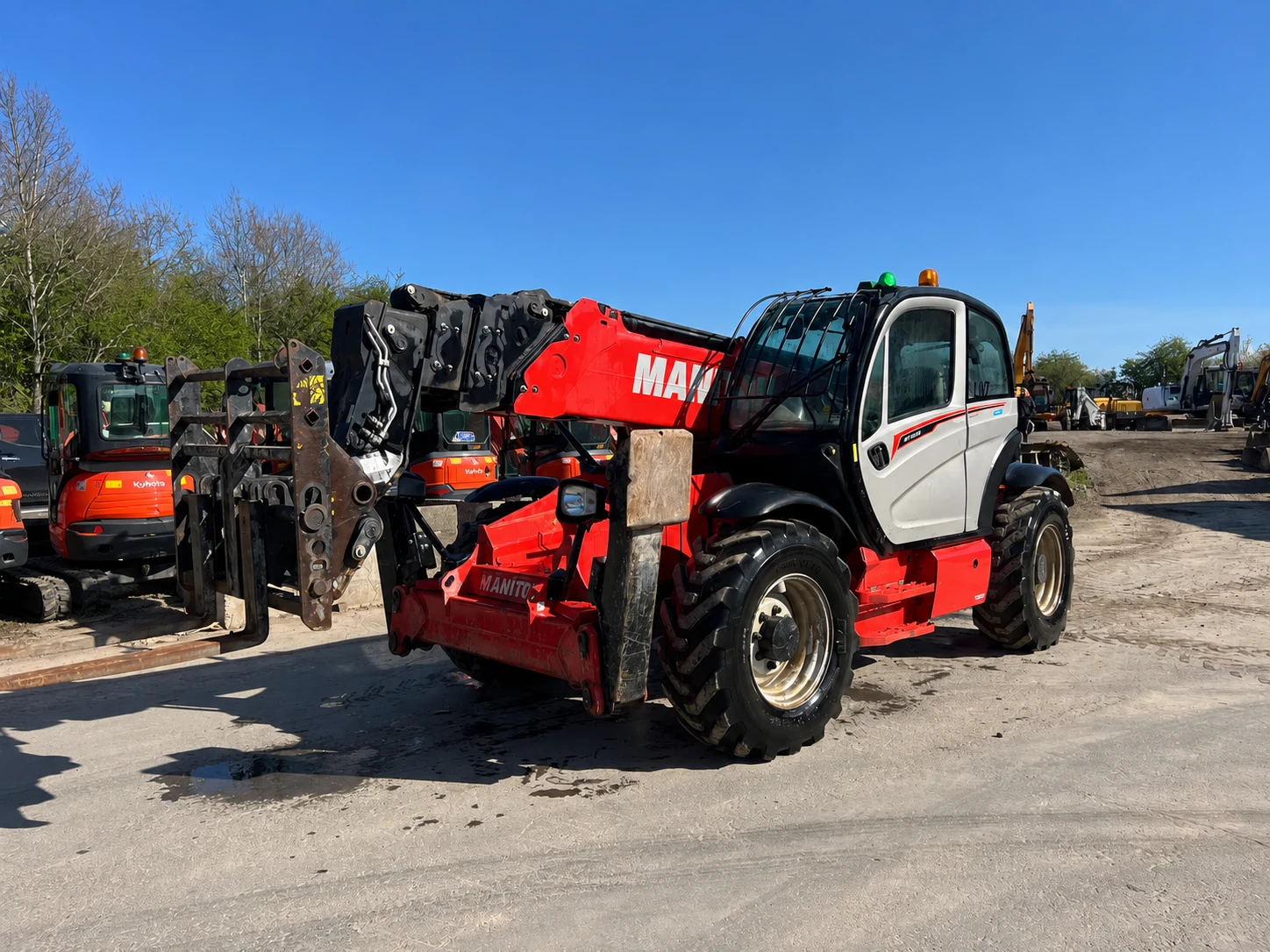 Телескопичен товарач Manitou MT 1840
