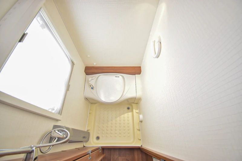 Каравана Dethleffs Nomad 460, снимка 17 - Каравани и кемпери - 53407514