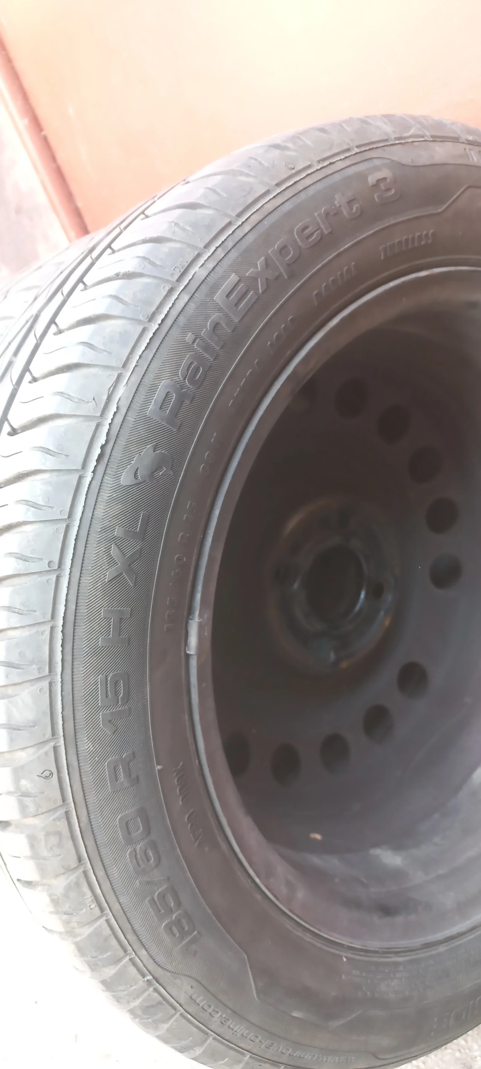 Гуми Летни 185/60R15, снимка 15 - Гуми и джанти - 52880458