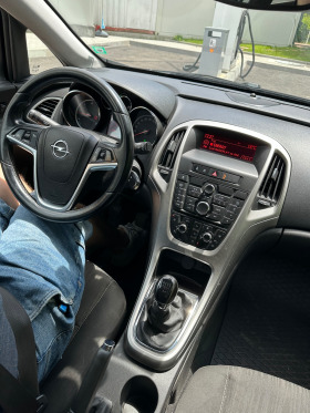Opel Astra 1.7 cdti 110c.c., снимка 11 - Автомобили и джипове - 45696318