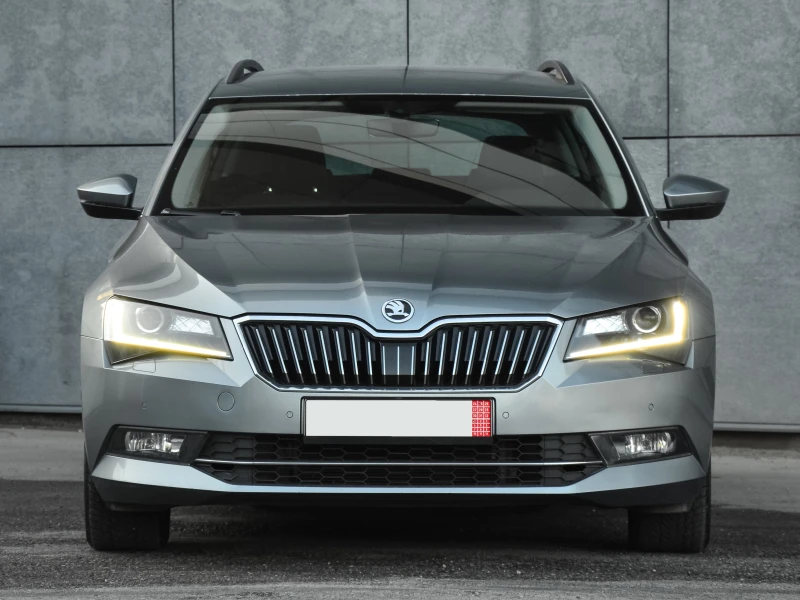 Skoda Superb 2.0 TDI 190 4X4, снимка 6 - Автомобили и джипове - 48463578