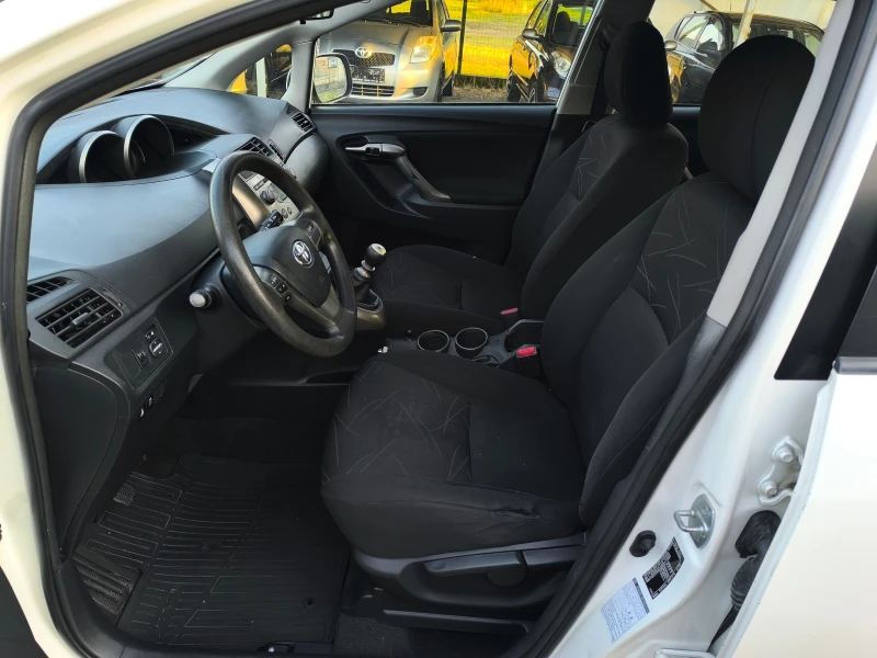 Toyota Verso -2.0D4D-126кс-6 скорости-КЛИМАТИК-EURO-5 !!!, снимка 9 - Автомобили и джипове - 51277570