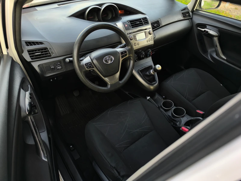 Toyota Verso -2.0D4D-126кс-6 скорости-КЛИМАТИК-EURO-5 !!!, снимка 10 - Автомобили и джипове - 51277570
