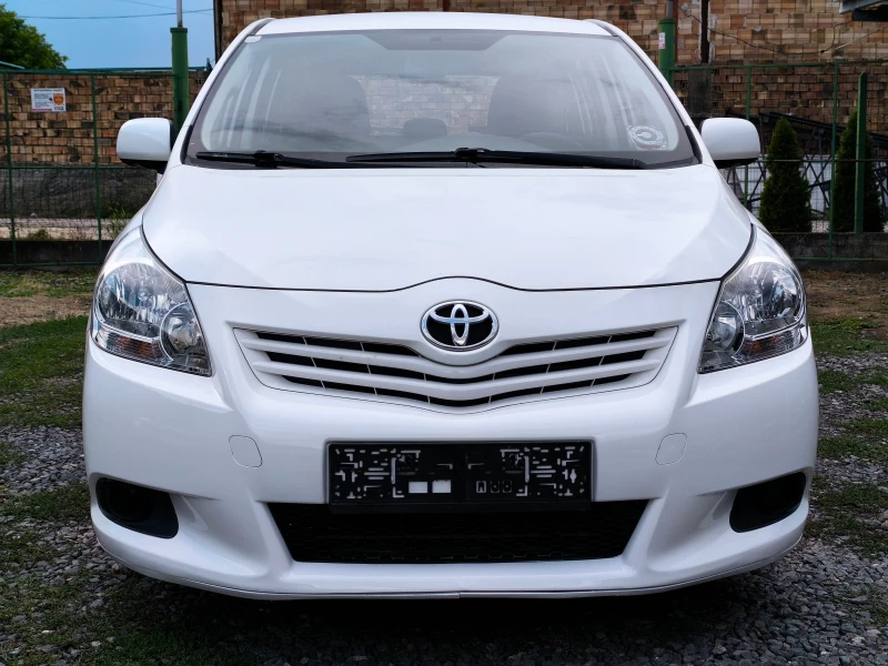 Toyota Verso -2.0D4D-126кс-6 скорости-КЛИМАТИК-EURO-5 !!!, снимка 8 - Автомобили и джипове - 51277570