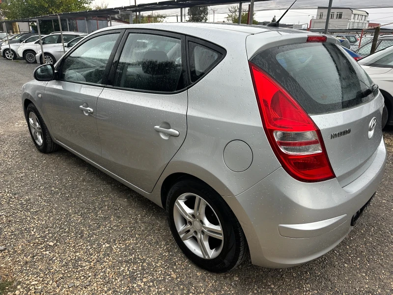 Hyundai I30 1.6i-122 k.s. ПЕРФЕКТНА, снимка 5 - Автомобили и джипове - 51943831