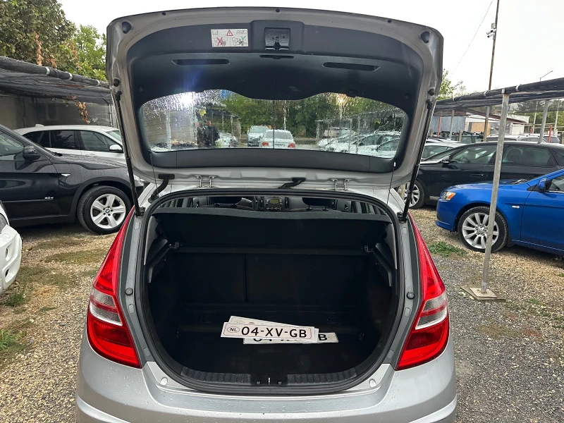 Hyundai I30 1.6i-122 k.s. ПЕРФЕКТНА, снимка 7 - Автомобили и джипове - 51943831