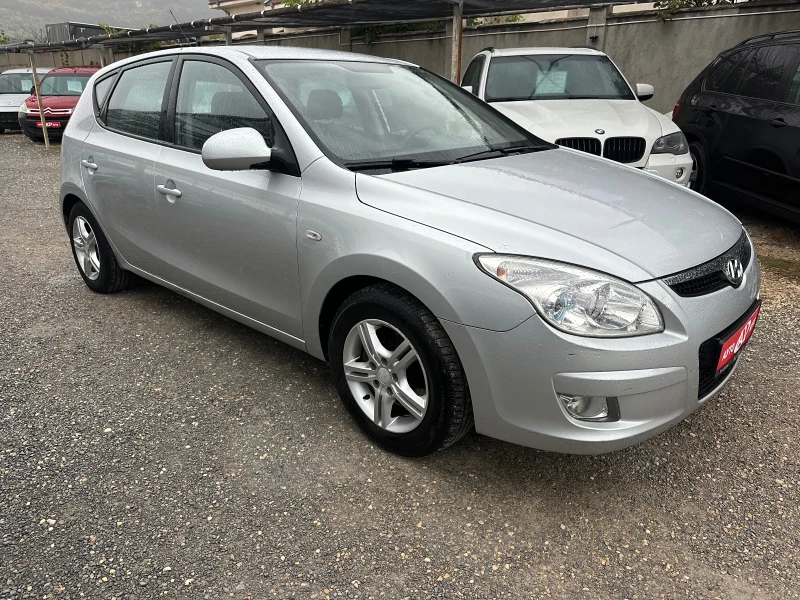 Hyundai I30 1.6i-122 k.s. ПЕРФЕКТНА, снимка 3 - Автомобили и джипове - 51943831