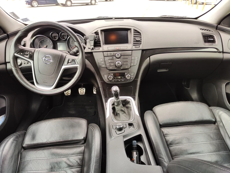 Opel Insignia 1.6 T, снимка 8 - Автомобили и джипове - 52052658
