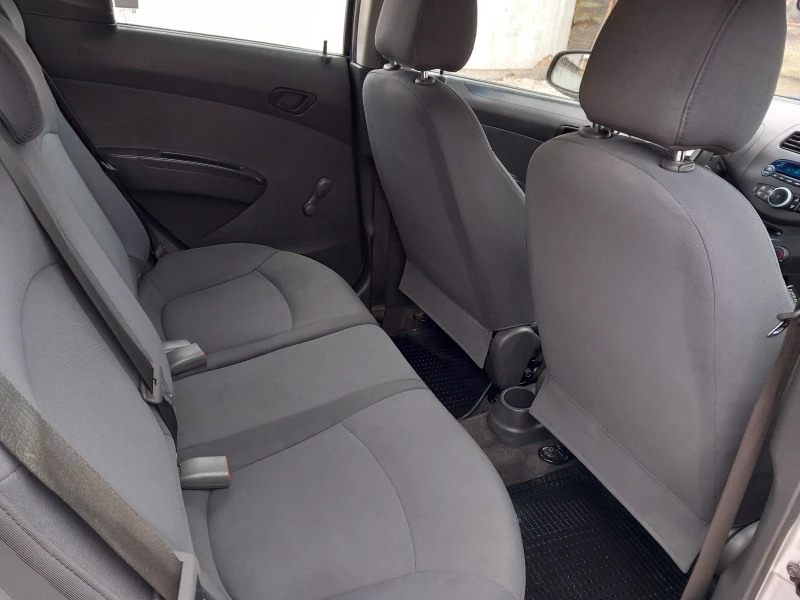 Chevrolet Spark 1.0i климатик , снимка 11 - Автомобили и джипове - 52428554