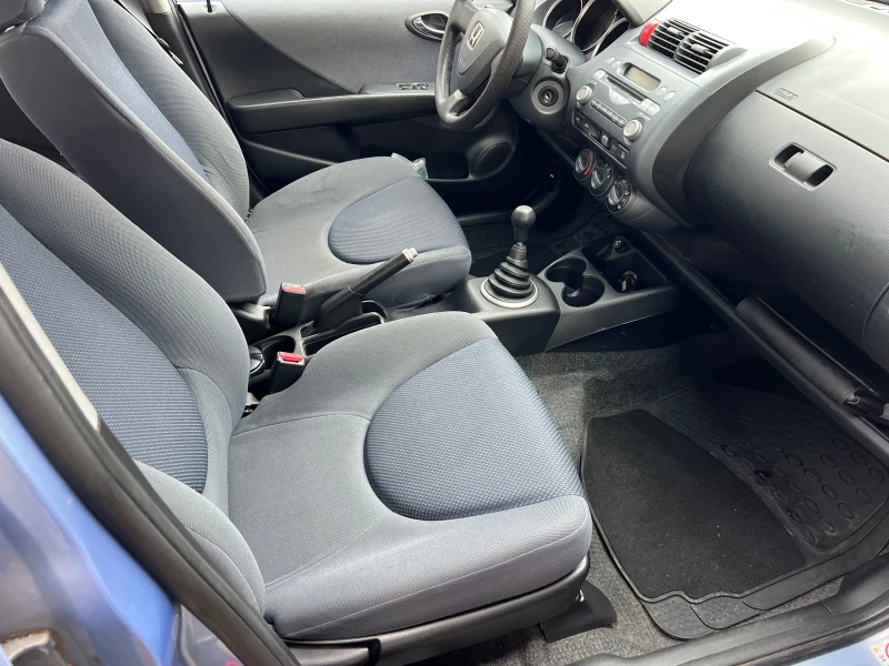 Honda Jazz Перфектно , снимка 13 - Автомобили и джипове - 52677403