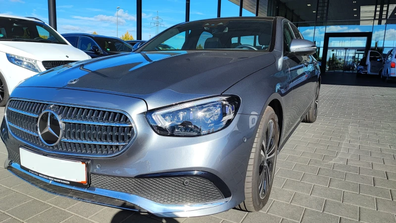 Mercedes-Benz E 220, снимка 2 - Автомобили и джипове - 53032566