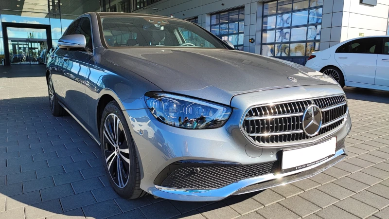 Mercedes-Benz E 220, снимка 3 - Автомобили и джипове - 53032566
