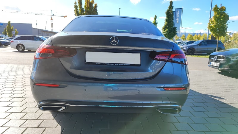 Mercedes-Benz E 220, снимка 5 - Автомобили и джипове - 53032566