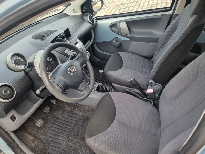 Toyota Aygo 1.0, снимка 9 - Автомобили и джипове - 53282543
