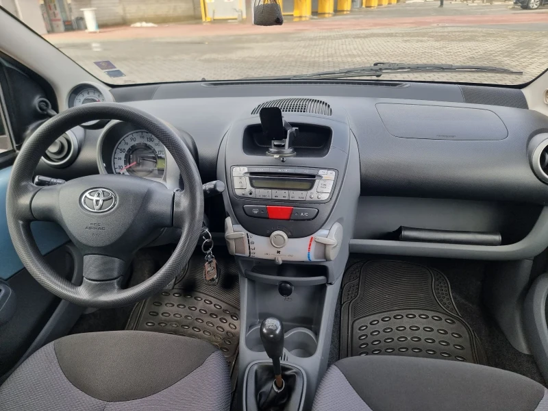Toyota Aygo 1.0, снимка 13 - Автомобили и джипове - 53282543