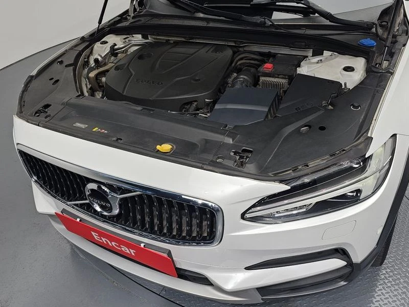 Volvo V90 Cross Country D5 Pro AWD, снимка 6 - Автомобили и джипове - 54252338