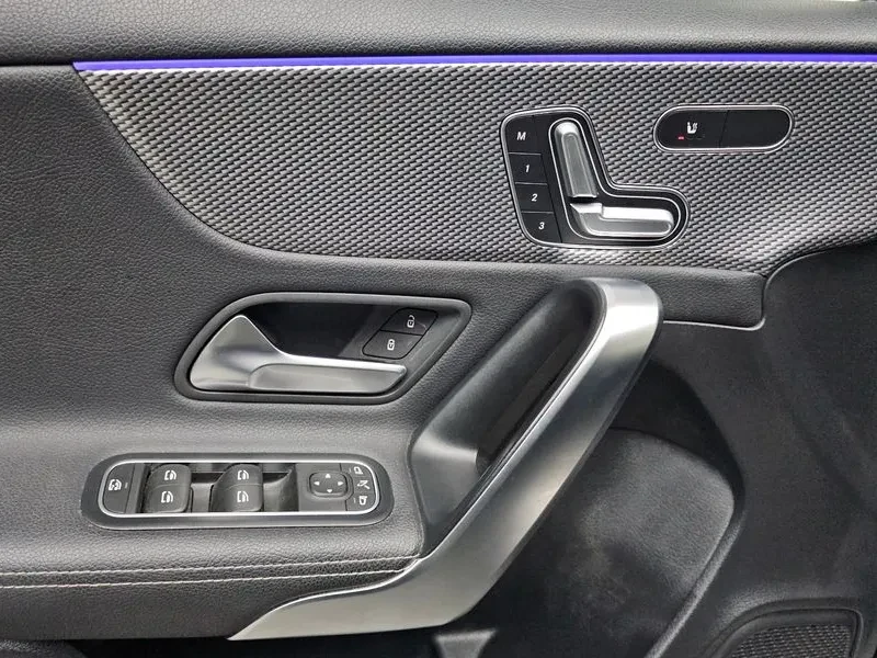 Mercedes-Benz A 220, снимка 14 - Автомобили и джипове - 56016703