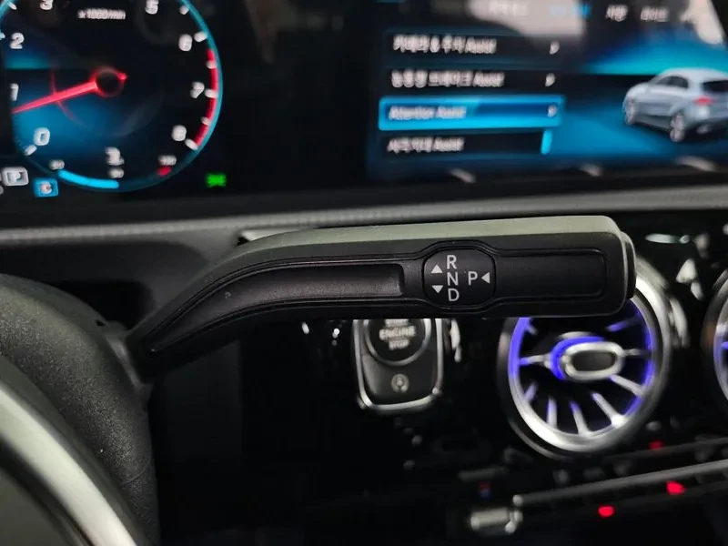 Mercedes-Benz A 220, снимка 9 - Автомобили и джипове - 56016703