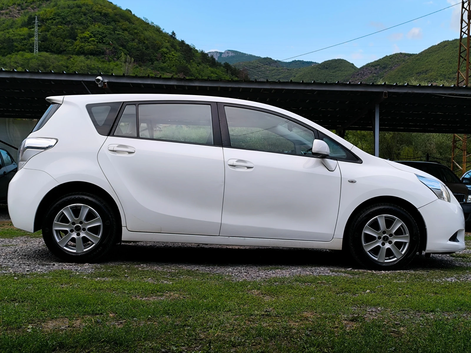 Toyota Verso -2.0D4D-126кс-6 скорости-КЛИМАТИК-EURO-5 !!! - изображение 2