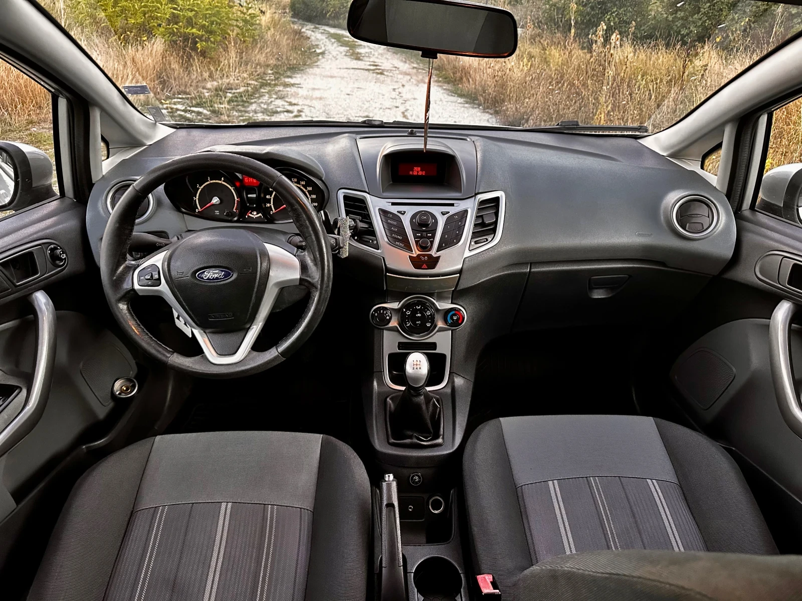 Ford Fiesta  - изображение 7