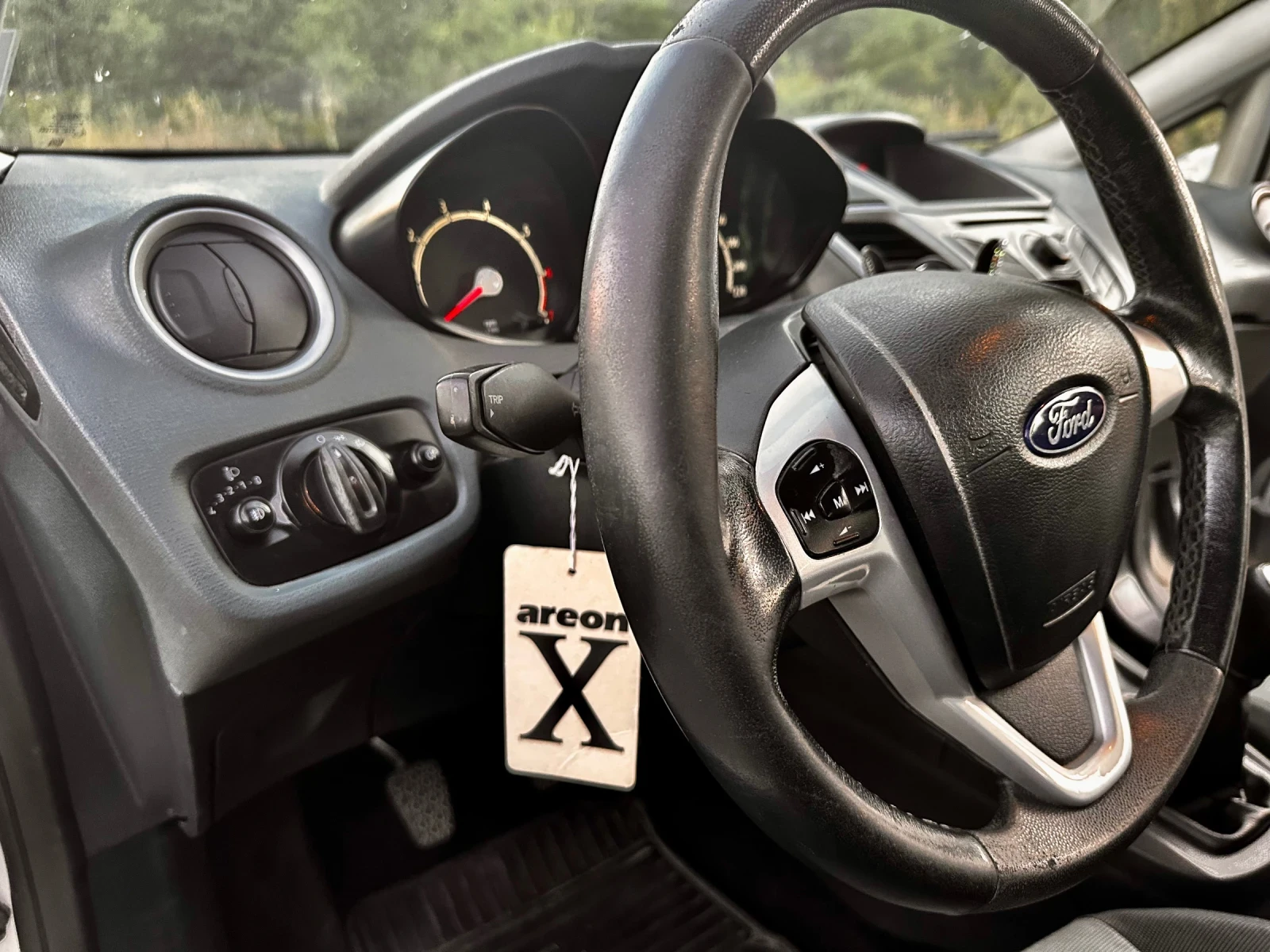 Ford Fiesta  - изображение 10