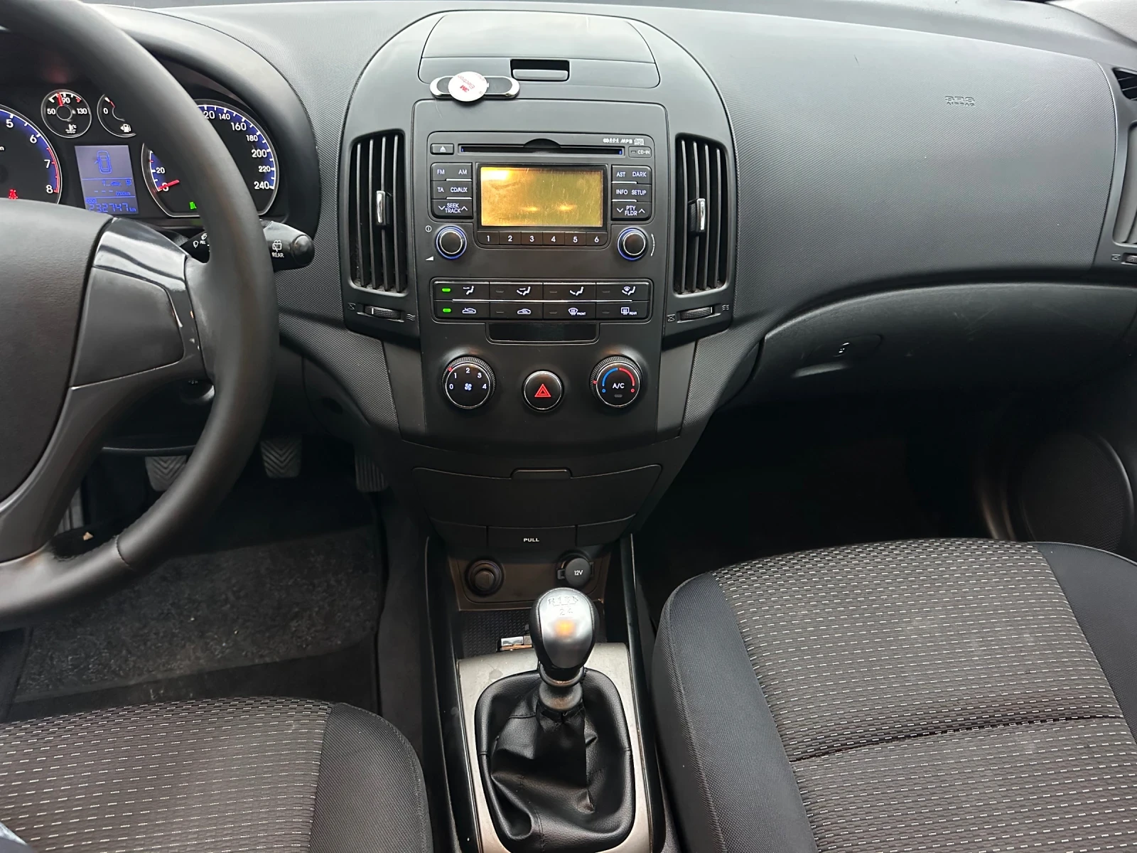 Hyundai I30 1.6i-122 k.s.  | Mobile.bg   11