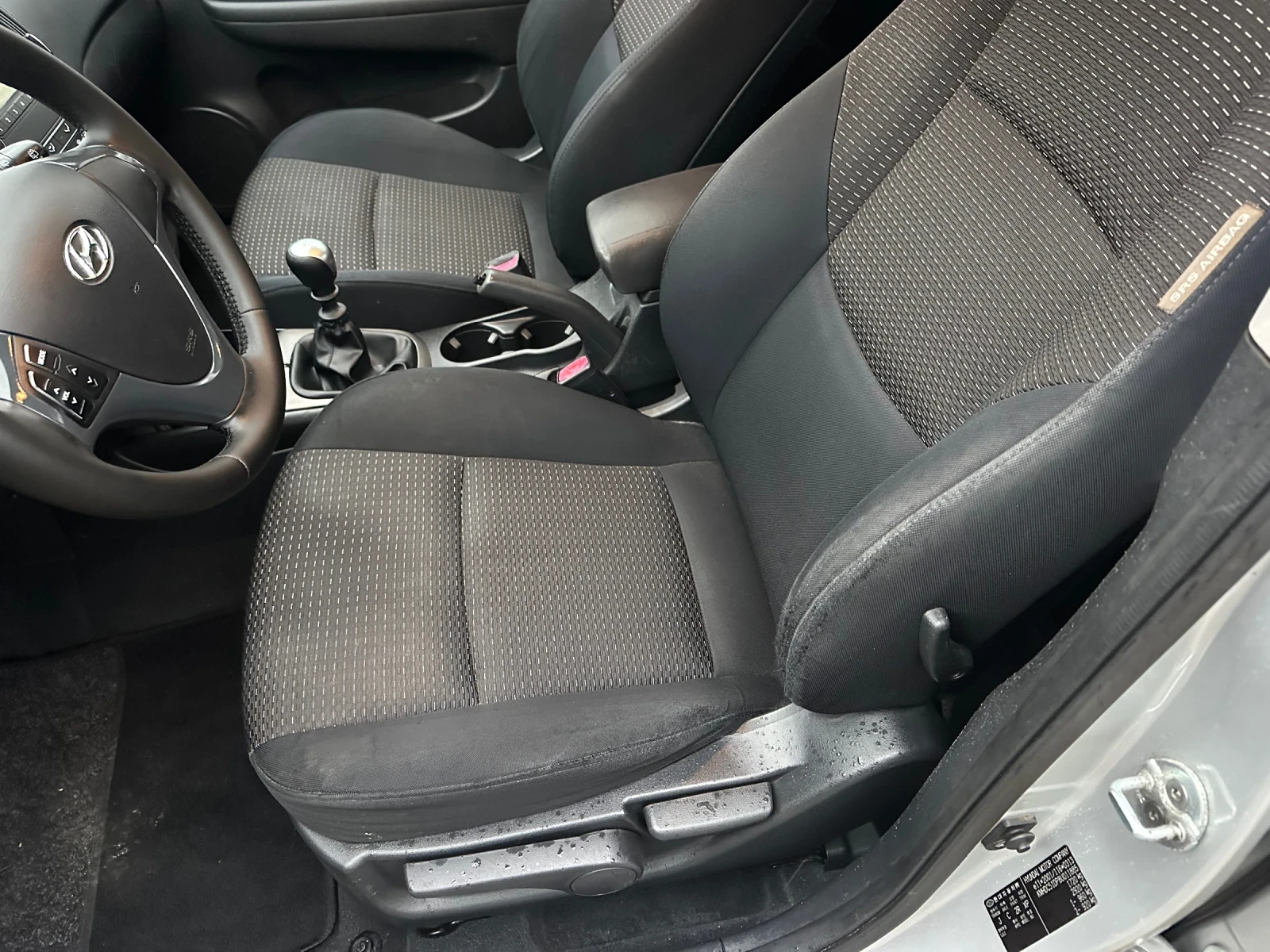 Hyundai I30 1.6i-122 k.s. ПЕРФЕКТНА - изображение 9